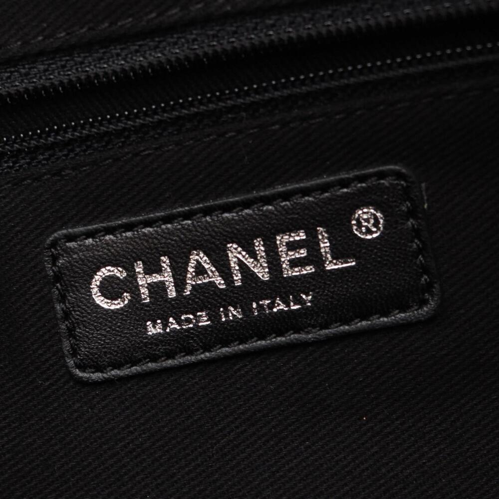 CHANEL Black Leather Tote Bag - Picture 4 of 9